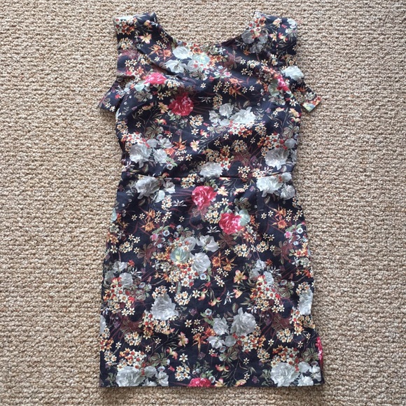 Line & Dot Dresses & Skirts - 🌼Removing 3/27 Line & Dot Floral Dress